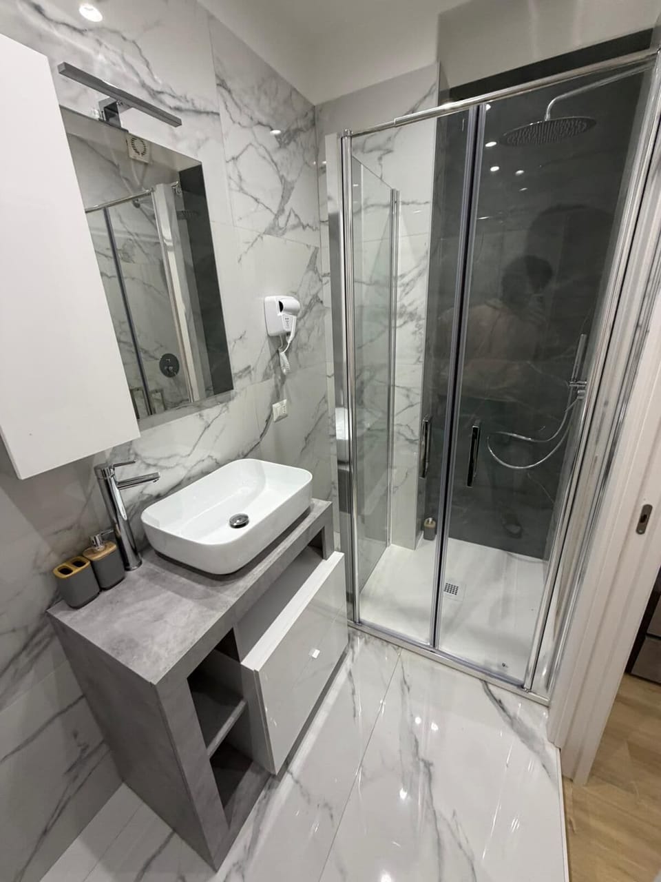 Deluxe Double Room, Balcony | Bathroom | Shower, hair dryer, towels, soap