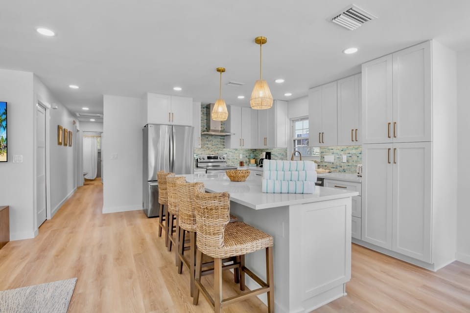 Spacious kitchen with appliances