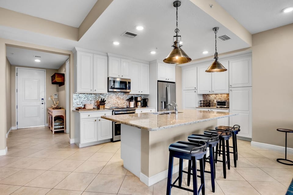 Fully Equipped Kitchen with Island