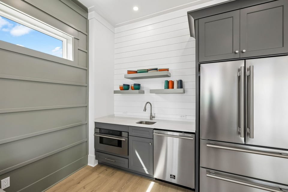 1st Floor Kitchenette - Perfect for Prepping Pool Snacks!