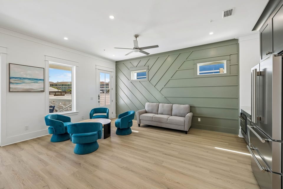 Ample Seating to Gather with Friends & Family