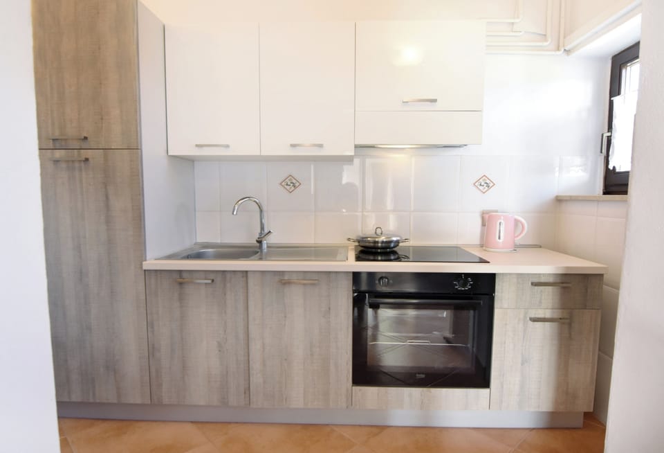Apartment, 2 Bedrooms, Patio, Garden View | Interior