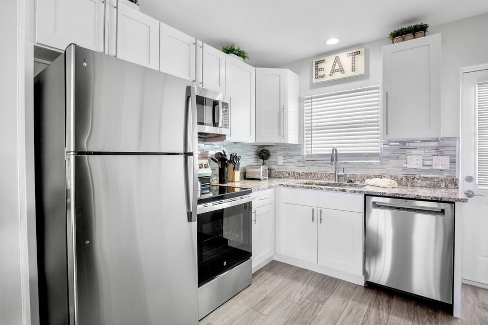 Fully Equipped Kitchen with Island