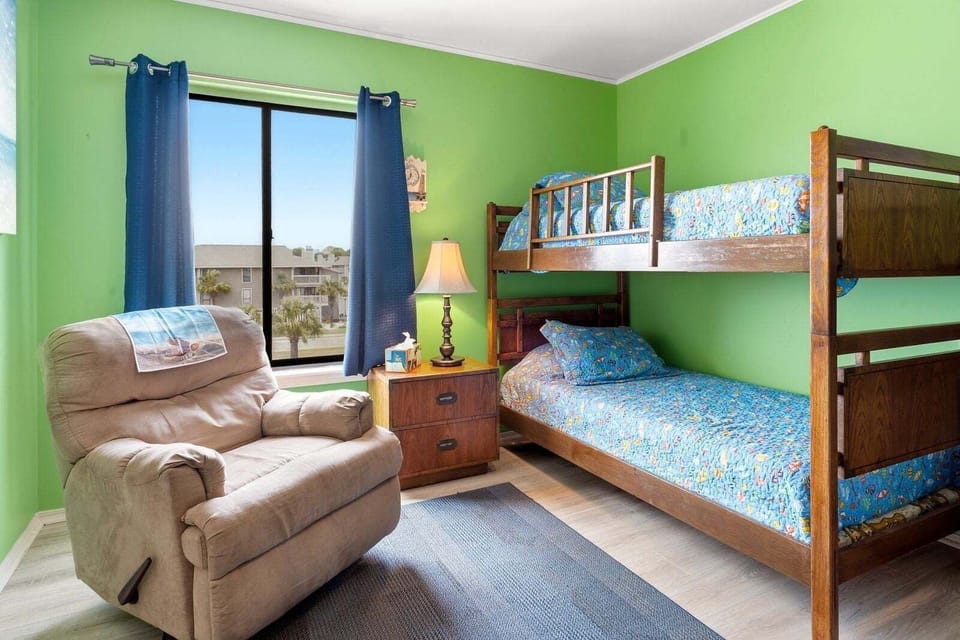 Furniture, Home Decor, Bed, Bedroom, Indoors