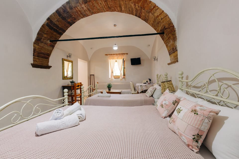 Family Triple Room | In-room safe, soundproofing, iron/ironing board, free WiFi