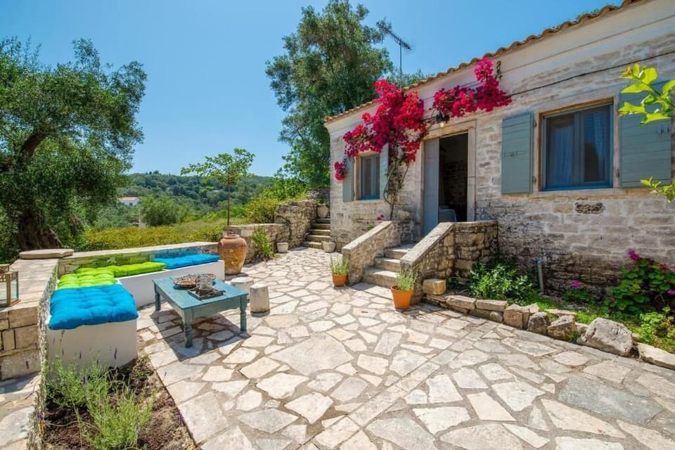 Traditional Cottage, Garden View | Terrace/patio