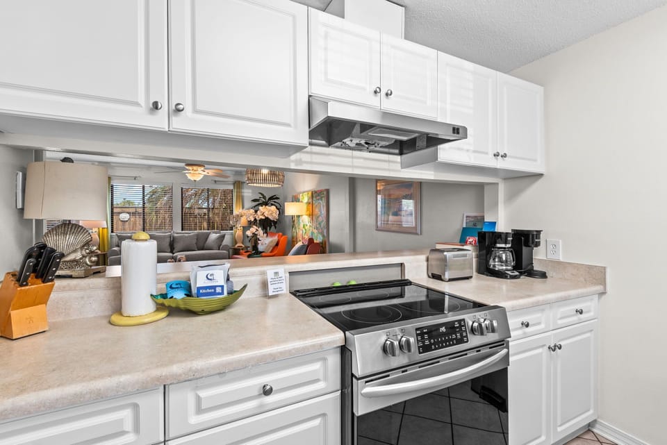 Full kitchen