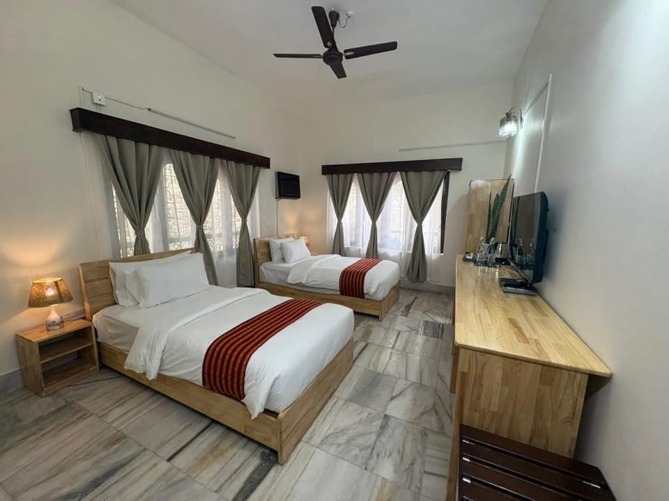 Deluxe Double or Twin Room | Iron/ironing board, free WiFi