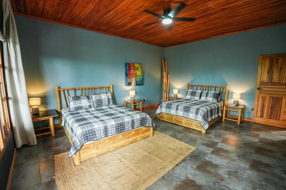 Comfort House, Multiple Bedrooms, Balcony, Mountain View | Iron/ironing board, free WiFi, wheelchair access