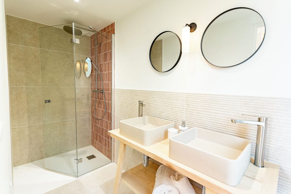 Palombiere 1 | Bathroom | Bathrobes, slippers