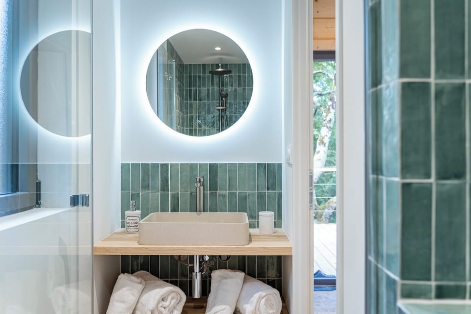 Carrelet 1 | Bathroom | Bathrobes, slippers