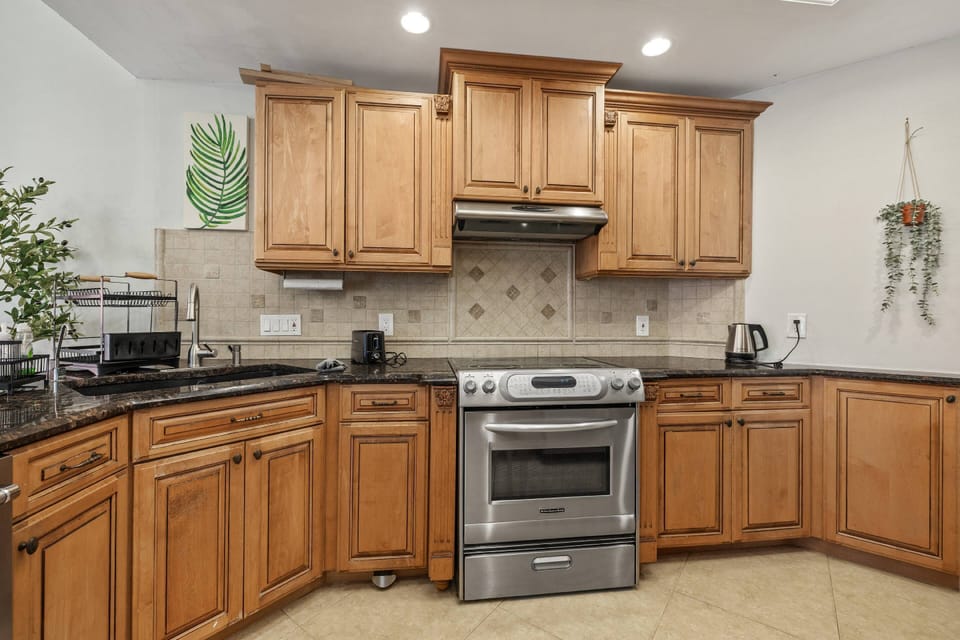 Full Kitchen