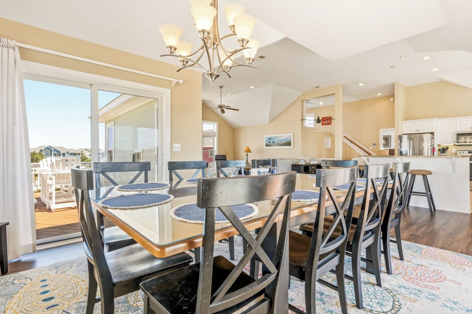 Dining Area - Top Level