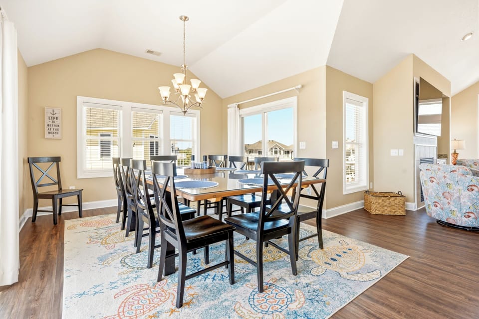 Dining Area - Top Level
