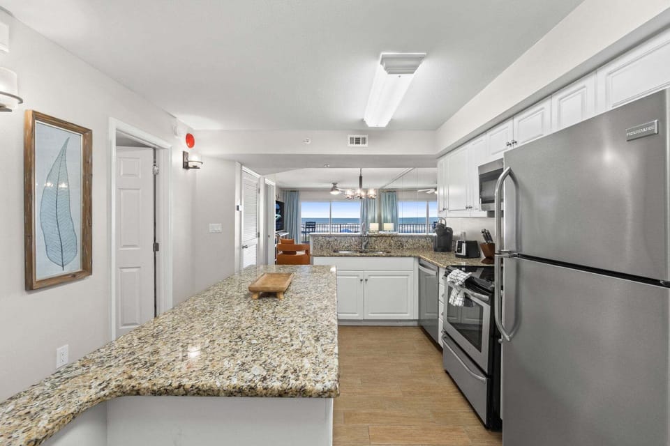 Fully equipped kitchen with views of the Gulf