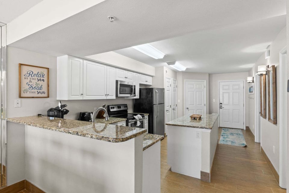 Fully equipped kitchen with views of the Gulf