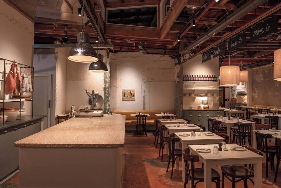 Totti’s is a popular Sydney restaurant known for its relaxed vibe and delicious Italian menu, especially its famous wood-fired bread. Located around a 10-minute drive from Harvey Street, Pyrmont, it’s a great spot for casual dining and shared meals. 