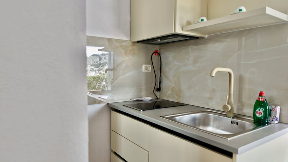 Comfort Studio, Sea View | Private kitchen
