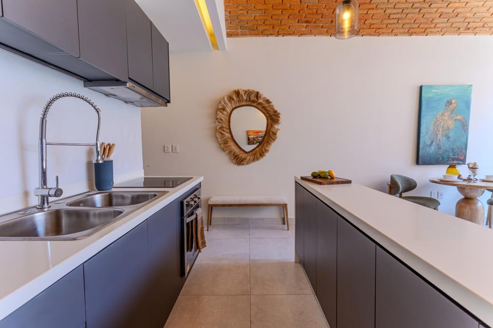 Condo - Image 13