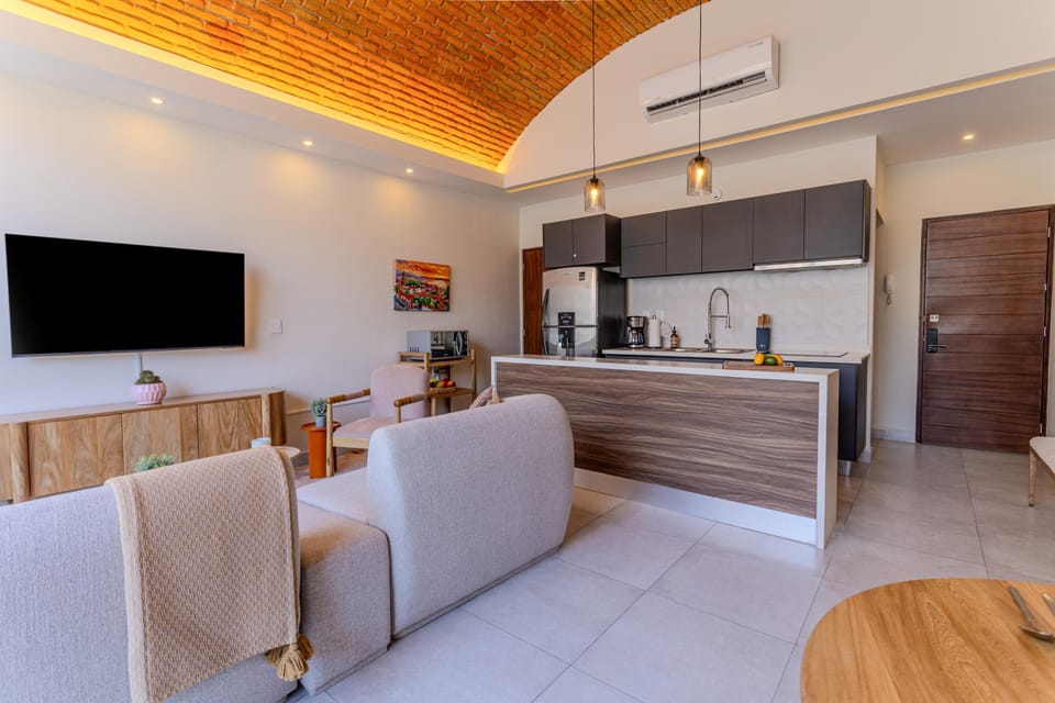 Condo - Image 5