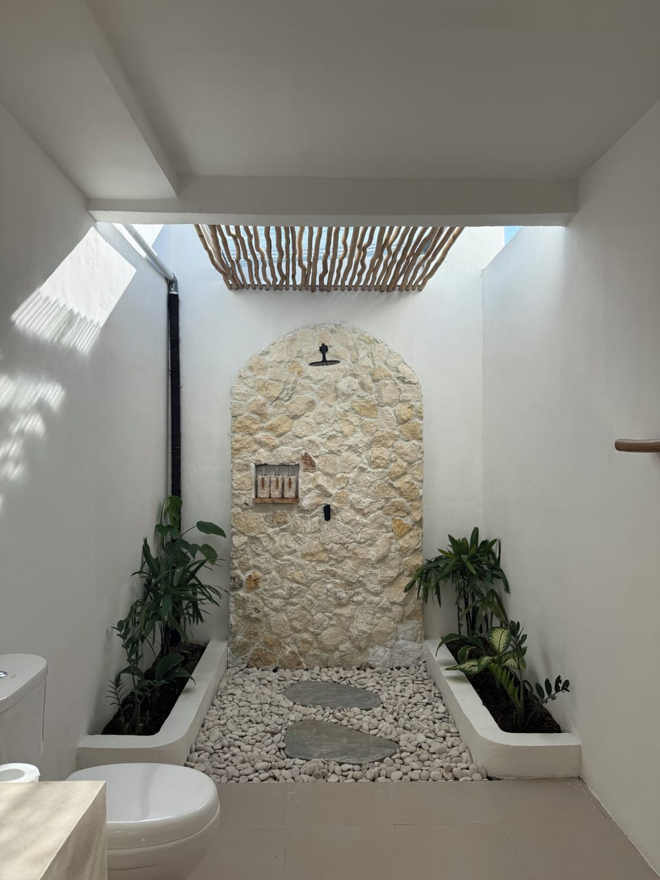 Superior Double Room, Patio, Garden View | Bathroom | Shower, free toiletries, hair dryer (on request), towels