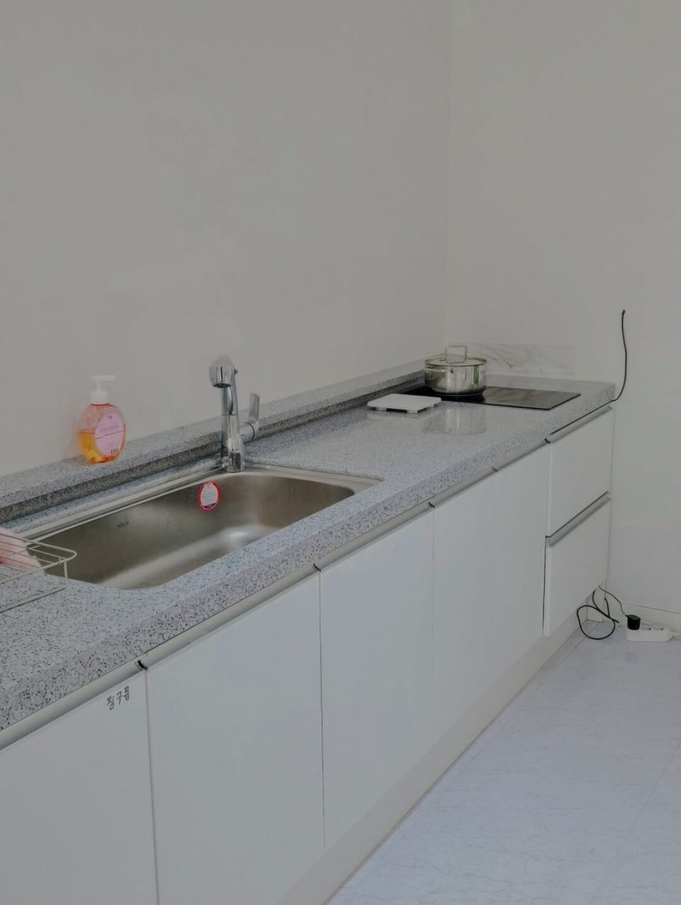 60 pyeong / for up to 30 people Neat/ near Yeongildaejukdo Market / Barbecue setting available | Free WiFi