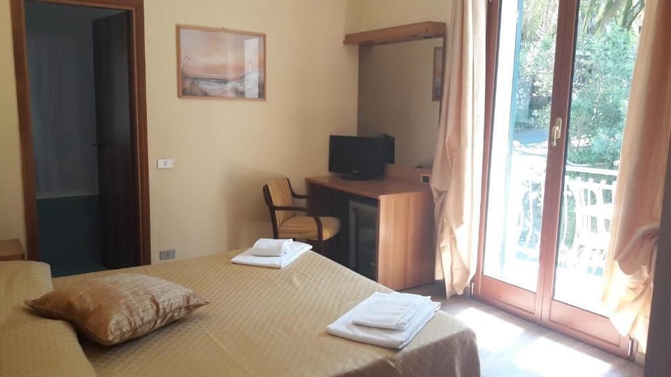 Standard Double or Twin Room, Balcony | In-room safe, blackout drapes, soundproofing, free WiFi
