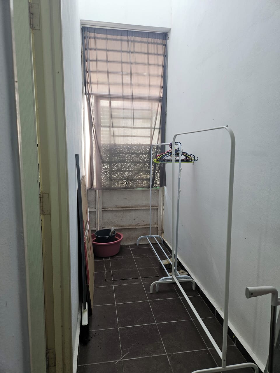 Indoor laundry yard
