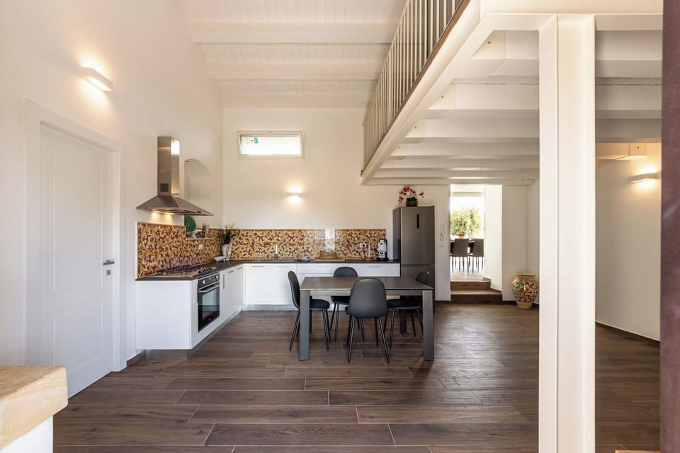 Interior Design, Flooring, Floor, Furniture, Wood, Ceiling, Wood Flooring, Room, Lighting, Countertop