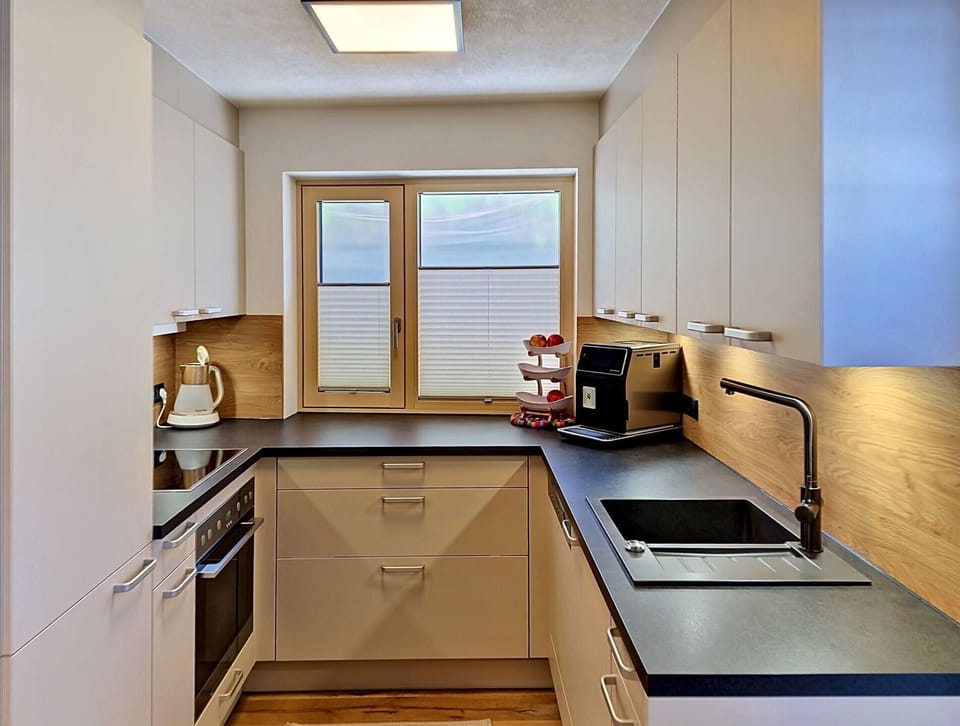Kitchen Appliance, Kitchen, Countertop, Cabinetry, Interior Design, Major Appliance, Flooring, Furniture, Home Appliance, Wood