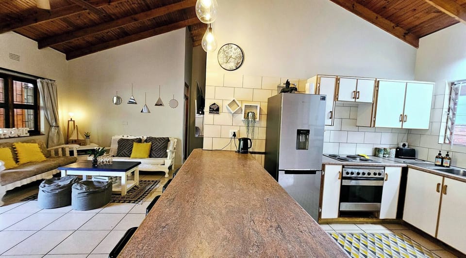 Apartment, 3 Bedrooms, Patio | Interior