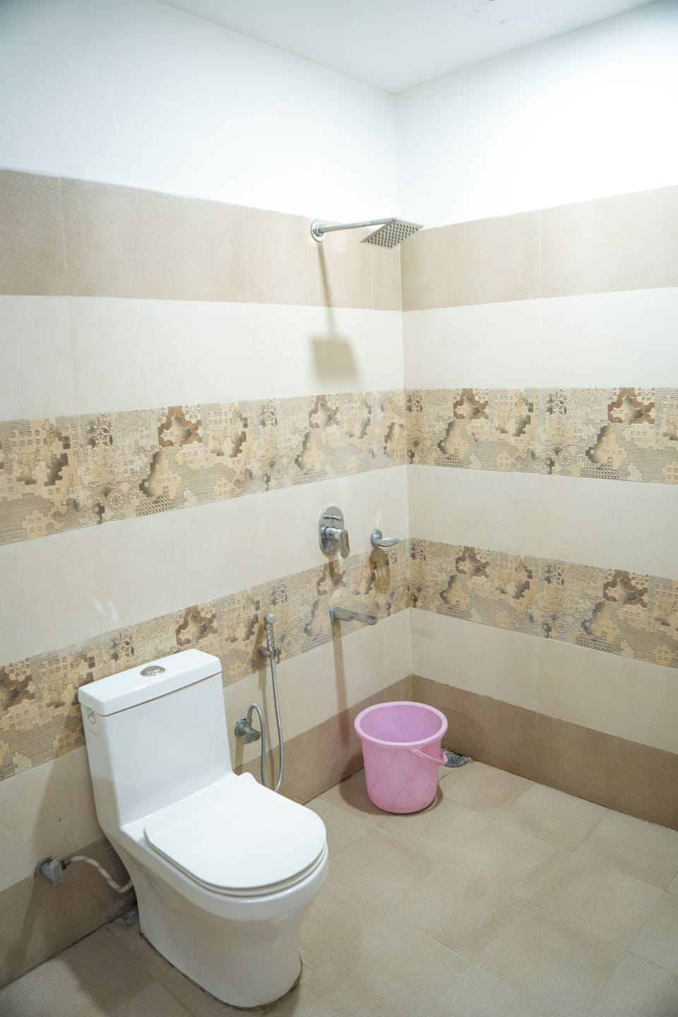Superior Suite, 1 Bedroom | Bathroom | Slippers, towels, soap, shampoo