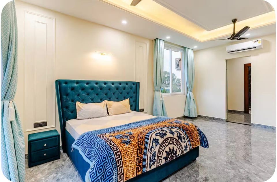 Luxury Villa, 4 Bedrooms, Private Pool, Garden View | Desk, laptop workspace, blackout drapes, soundproofing