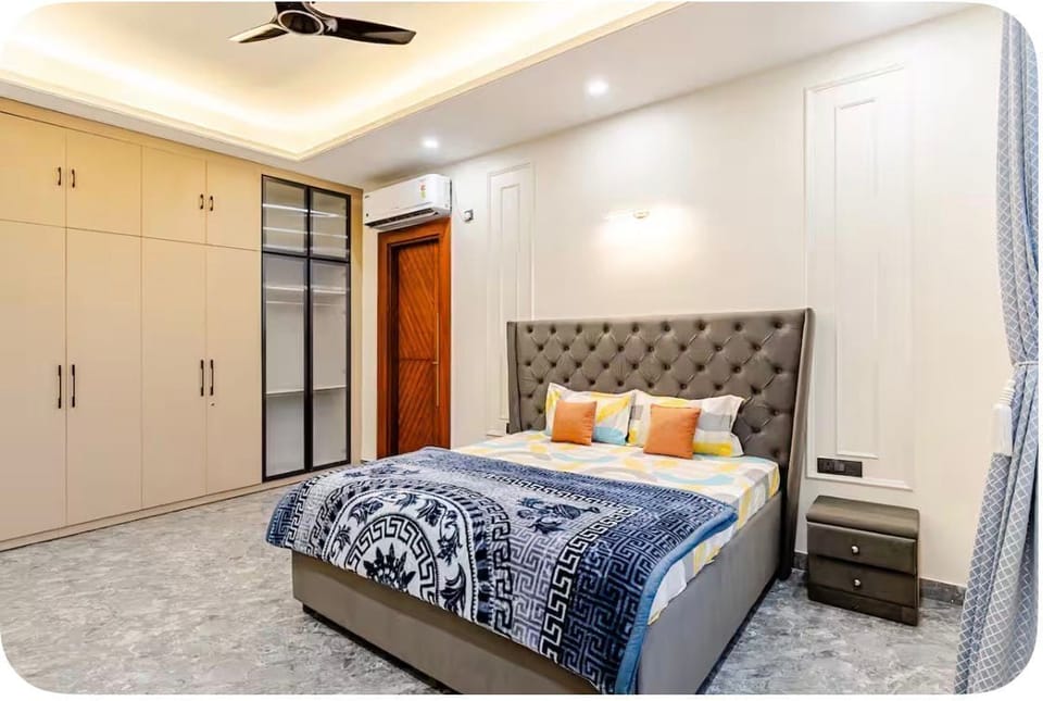 Luxury Villa, 4 Bedrooms, Private Pool, Garden View | Desk, laptop workspace, blackout drapes, soundproofing