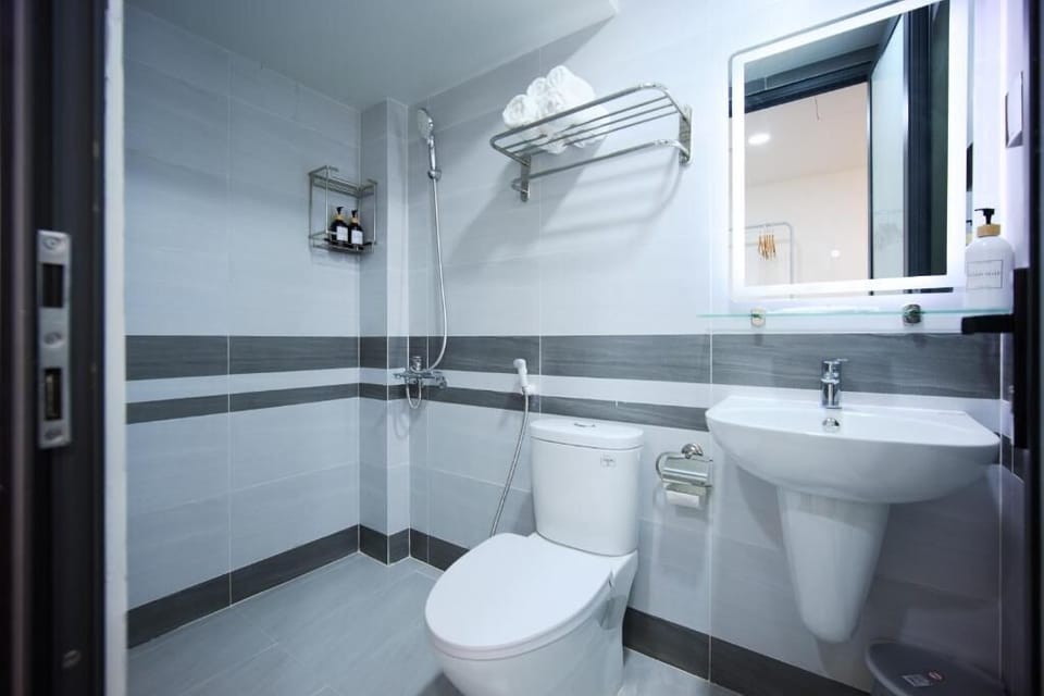 Shower, free toiletries, hair dryer, slippers