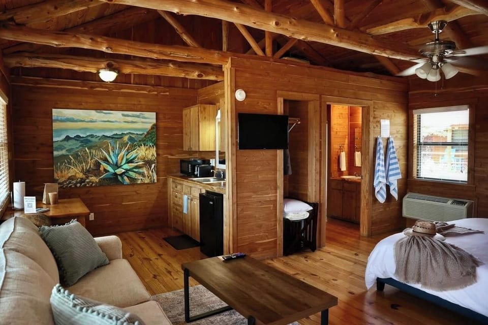 Standard Single Room, Patio | WiFi (free)
