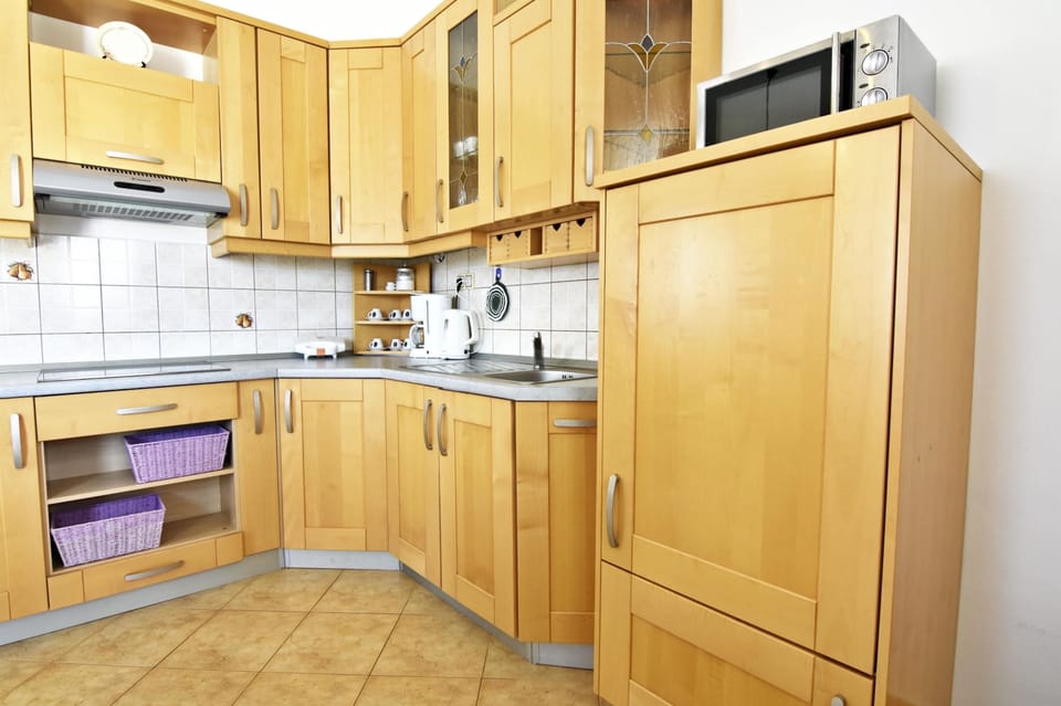 Apartment, 2 Bedrooms, Balcony | Interior