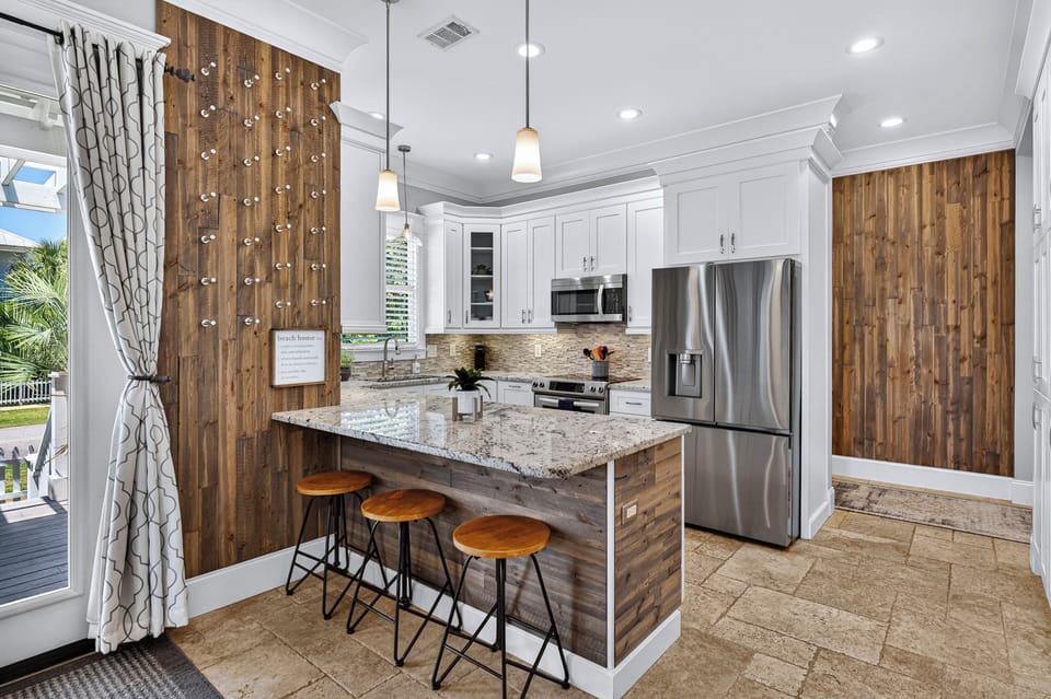 Kitchen and bar area 