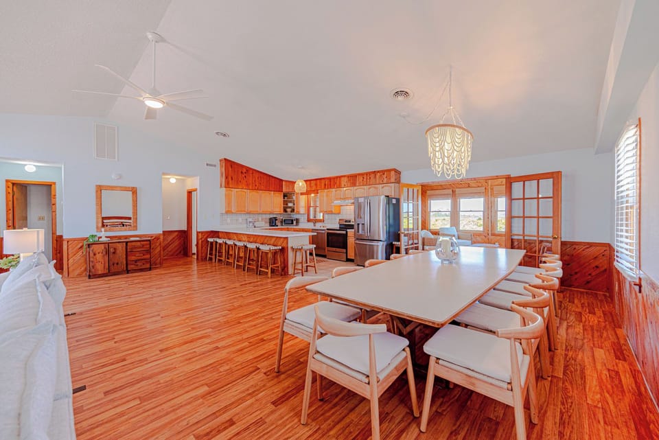 Top Level Dining Area
