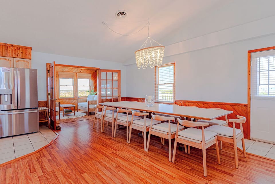 Top Level Dining Area