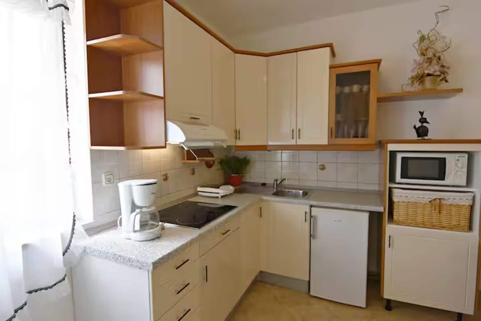 Apartment, 1 Bedroom, Balcony | Interior