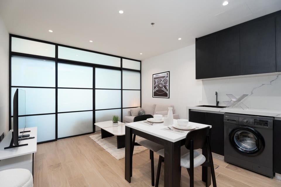 Deluxe Apartment, 2 Bedrooms, Kitchen, Beach View | Private kitchen | Full-size fridge, microwave, oven, stovetop