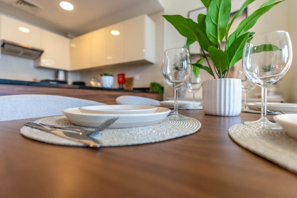 Deluxe Apartment, 1 Bedroom, Kitchen, Sea View | Dining