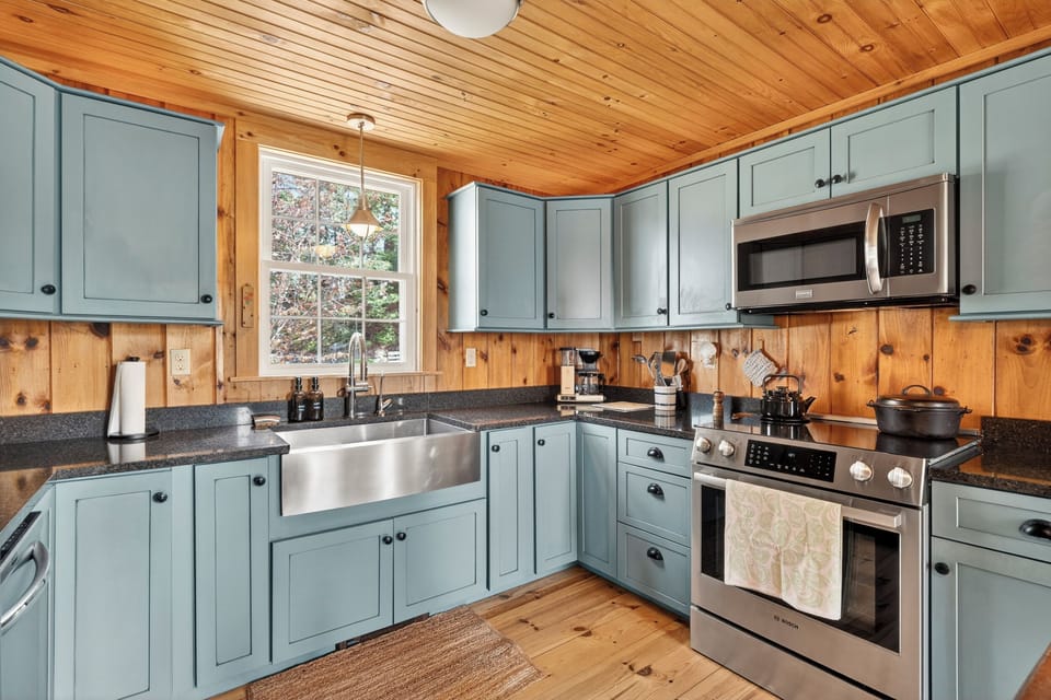 Fully stocked kitchen with high end appliances 
