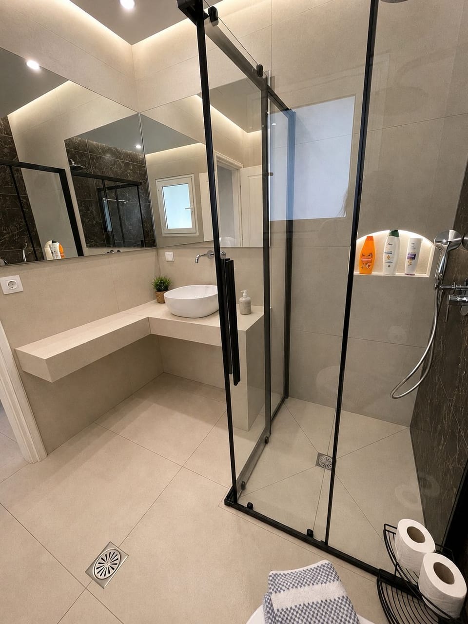 Classic Villa, Balcony, Sea View | Bathroom