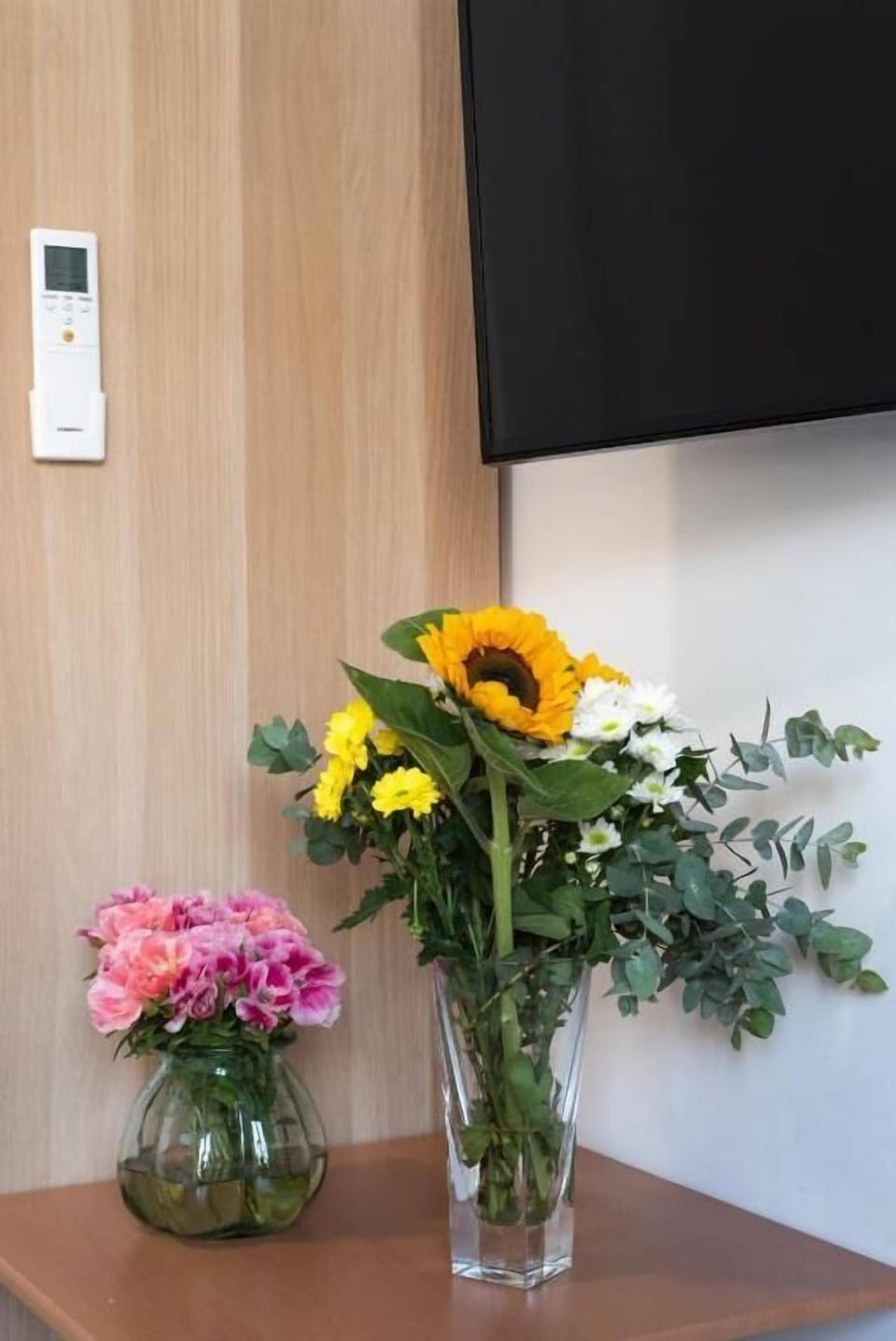 Standard Quadruple Room, City View | Interior detail