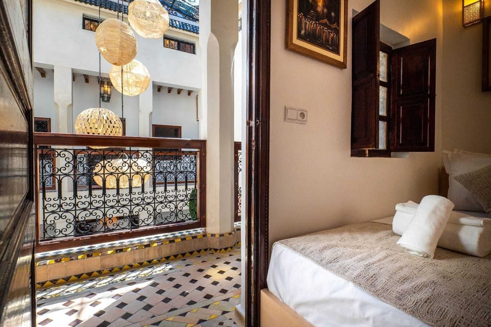 Twin Room, Private Bathroom (Chambre Jumeaux) | In-room safe, free WiFi