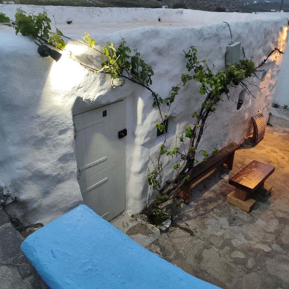 Studio, 1 Bedroom, Smoking, Patio | Property entrance