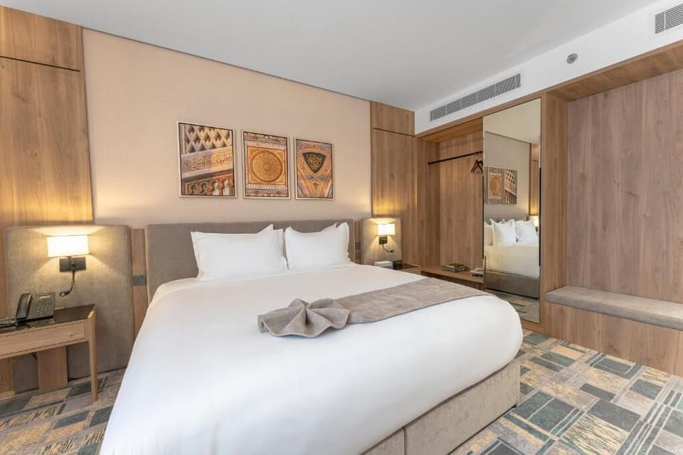 In-room safe, laptop workspace, soundproofing