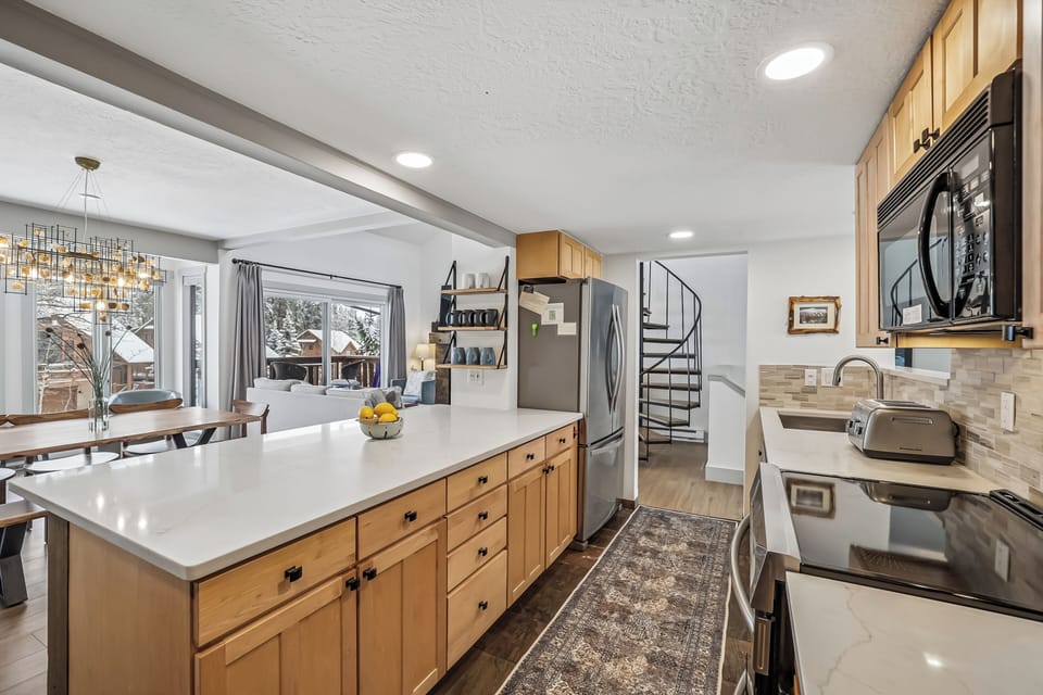 Kitchen - 4 O'Clock Lodge D27 - Breckenridge Vacation Rental